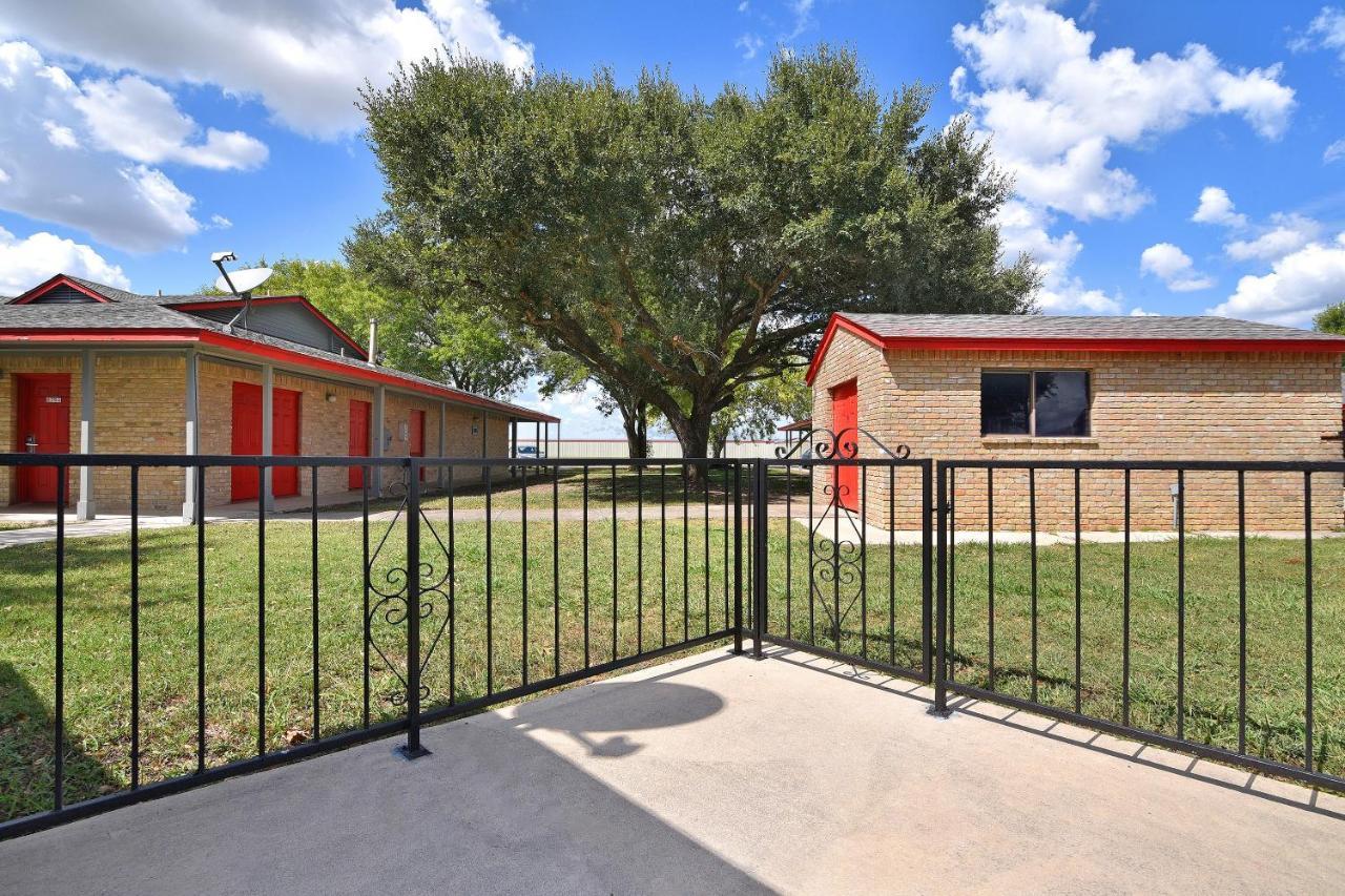 Americas Best Value Inn Lockhart Tx Kültér fotó