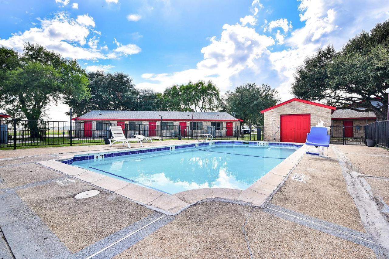 Americas Best Value Inn Lockhart Tx Kültér fotó