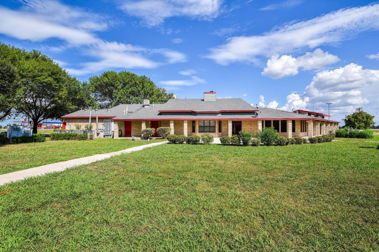 Americas Best Value Inn Lockhart Tx Kültér fotó
