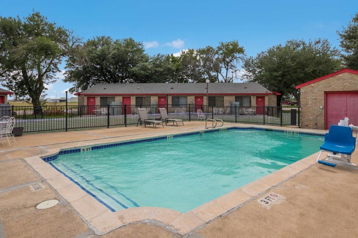 Americas Best Value Inn Lockhart Tx Kültér fotó