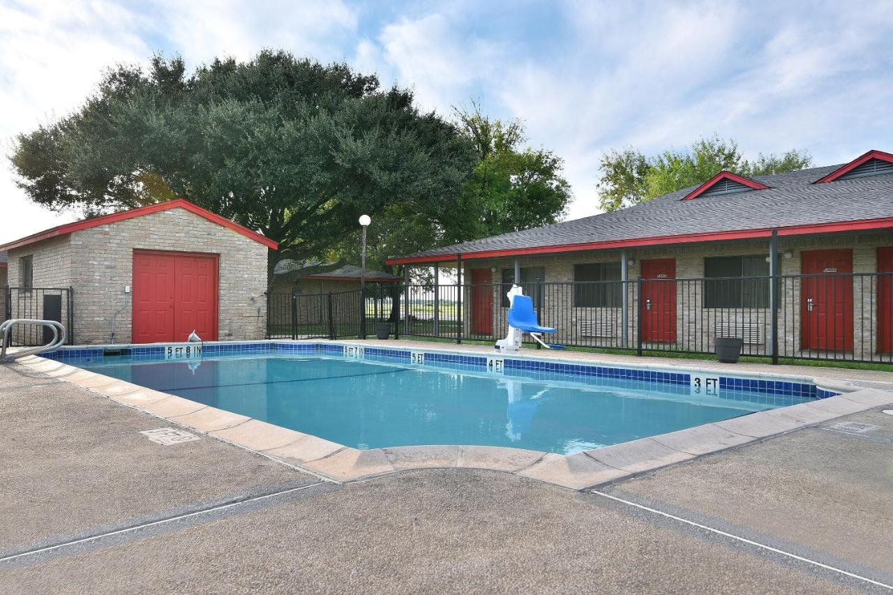 Americas Best Value Inn Lockhart Tx Kültér fotó