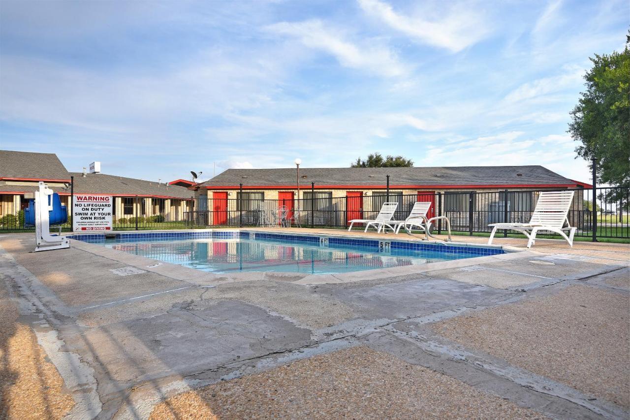 Americas Best Value Inn Lockhart Tx Kültér fotó